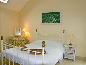 Self catering breaks at Trefaes Newydd in Sarn Meyllteyrn, Powys