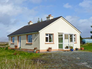 Self catering breaks at Roundstone Bay View in Roundstone, County Galway