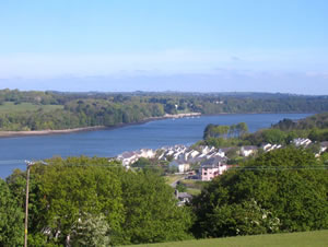 Self catering breaks at Penrallt Cottage in Y Felinheli, Gwynedd