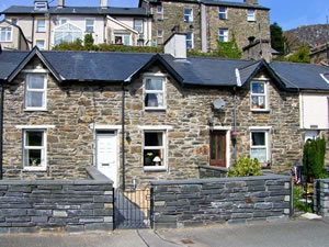 Self catering breaks at Bwthyn Afon (River Cottage) in Tanygrisiau, Gwynedd