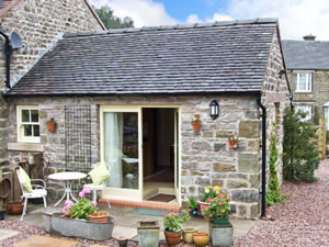 Self catering breaks at The Garden Room in Hulme End, Derbyshire