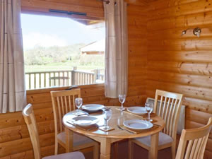 Self catering breaks at Fairway Lodge in Tedburn St Mary, Devon