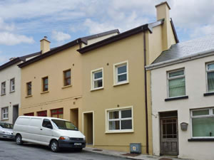 Self catering breaks at Old Post Office Street Cottage in Cahersiveen, County Kerry