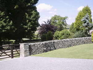 Self catering breaks at Clays View in Alstonefield, Staffordshire