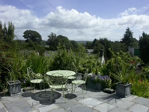 Self catering breaks at 2 Beacon High in Lindale, Cumbria