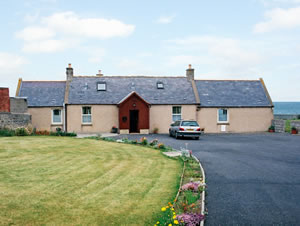 Self catering breaks at Braehead Croft in Portessie, Aberdeenshire