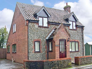 Self catering breaks at Thistledew in Briston, Norfolk