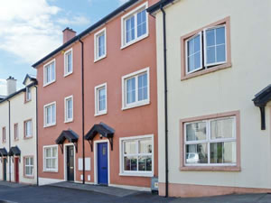 Self catering breaks at 4 Cannon Court in Mountcharles, County Donegal