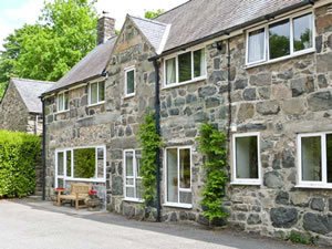 Self catering breaks at Felin Ship in Dolgellau, Gwynedd