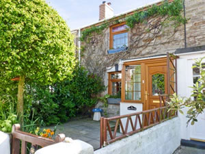 Self catering breaks at Robin Cottage in St Newlyn East, Cornwall