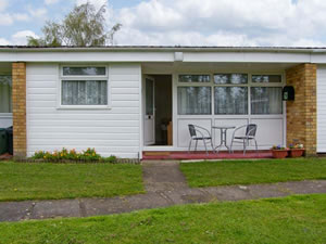 Self catering breaks at The Chalet in Burgh Castle, Norfolk