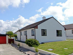 Self catering breaks at Arwelfa in Valley, Gwynedd