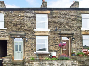 Self catering breaks at Peak Cottage in Hayfield, Derbyshire