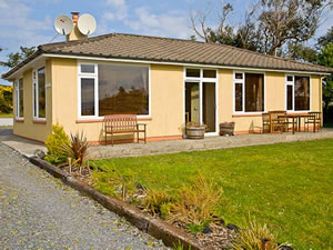 Self catering breaks at Teach na Greine in Ballinskelligs, County Kerry