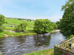 Self catering breaks at Rose Cottage in Linton, North Yorkshire