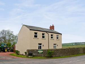 Self catering breaks at St Cuthberts Cottage in Beal, Northumberland