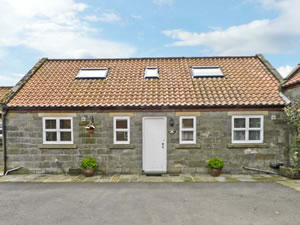 Self catering breaks at Buttercup Cottage in Castleton, North Yorkshire