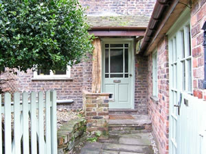 Self catering breaks at Sleepy Hollow in Jackfield, Shropshire