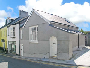 Self catering breaks at Merlins House in Llandeilo, Carmarthenshire