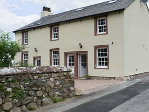 Self catering breaks at The Old Post Office in Santon Bridge, Cumbria