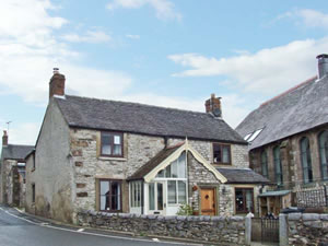 Self catering breaks at 12 The Green in Middleton Peak District, Derbyshire