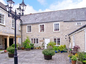 Self catering breaks at Church Settle 2 in Somerton, Somerset