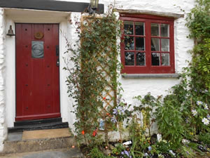 Self catering breaks at Tuckermarsh Quay River Cottage 2 in Bere Alston, Devon