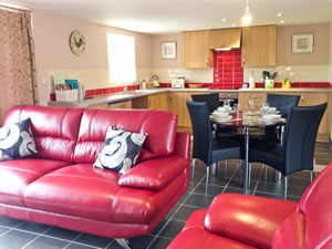 Self catering breaks at Lakeside in Crediton, Devon