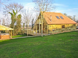 Self catering breaks at Hazel Lodge in Washfield, Devon