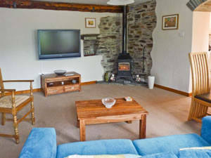 Self catering breaks at The Cottage - Coombe Farm House in St Neot, Cornwall