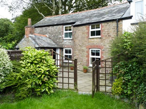 Self catering breaks at Lower Town Cottage in St Keyne, Cornwall