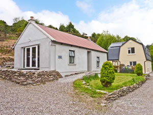 Self catering breaks at The Dispensary in Killeagh, County Cork
