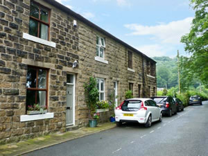 Self catering breaks at Hardcastle Crags Cottage in Hebden Bridge, West Yorkshire