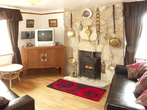 Self catering breaks at Crabbs Bluntshay Cottage in Shave Cross, Dorset