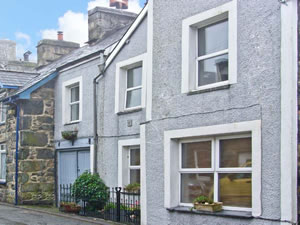 Self catering breaks at Yr Efail in Harlech, Gwynedd