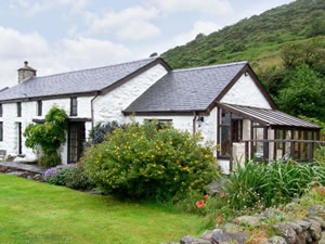 Self catering breaks at Nant-y-Pwl in Bryncrug, Gwynedd