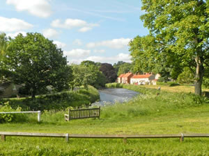 Self catering breaks at The Cottage in Sinnington, North Yorkshire