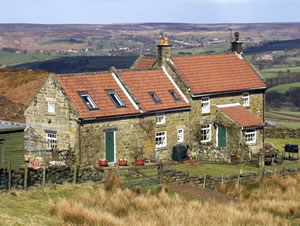 Self catering breaks at St Helena Cottage in Castleton, North Yorkshire