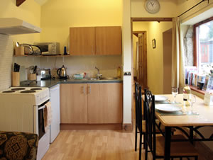 Self catering breaks at Barn Cottage in Dobwalls, Cornwall