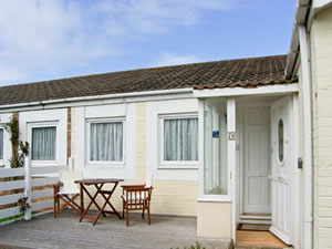 Self catering breaks at Primrose Cottage in Beadnell, Northumberland