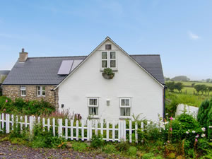 Self catering breaks at Salem in Moelfre, Isle of Anglesey