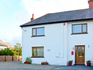 Self catering breaks at Varteg Cottage in New Quay Wales, Ceredigion