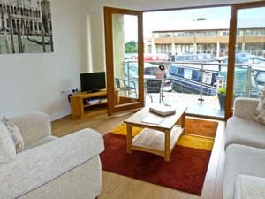 Self catering breaks at 10 Swan House in Tewitfield Marina, Lancashire
