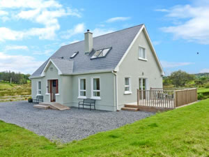 Self catering breaks at Crona Cottage in Mountcharles, County Donegal