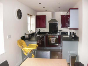 Self catering breaks at Sunset Cottage in Filey, North Yorkshire