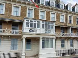 Self catering breaks at Heene Court Mansions in Worthing, West Sussex