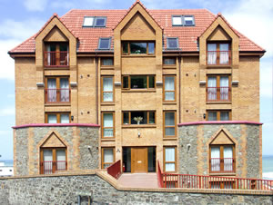 Self catering breaks at 37 Ocean Park in Westward Ho, Devon