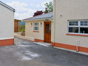 Self catering breaks at Cwtch Cowin in Bancyfelin, Carmarthenshire