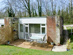Self catering breaks at Willow View Cottage in Gurnard, Isle of Wight