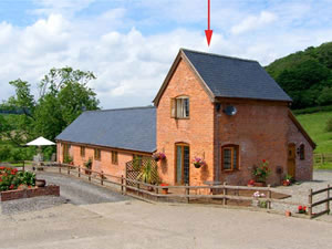 Self catering breaks at Y Bwythyn in Tregynon, Powys